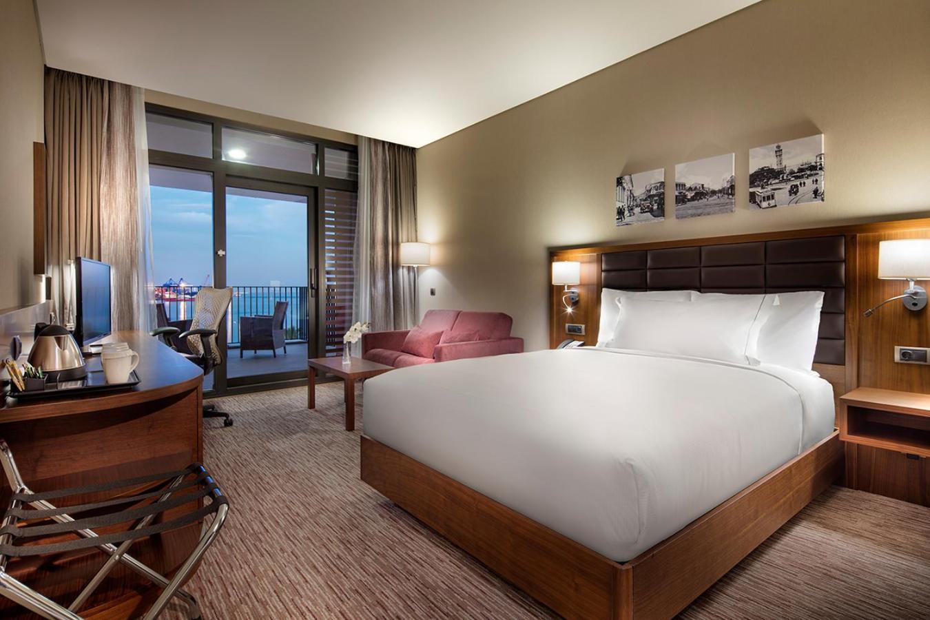 Hilton Garden Bayrakli Hotel İzmir